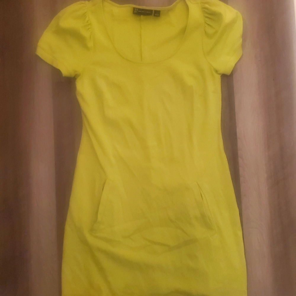 Lime green cotton dress with pockets.